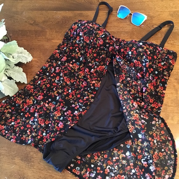 Ralph Lauren Floral Bandeau Strapless Swimsuit - Picture 2 of 5